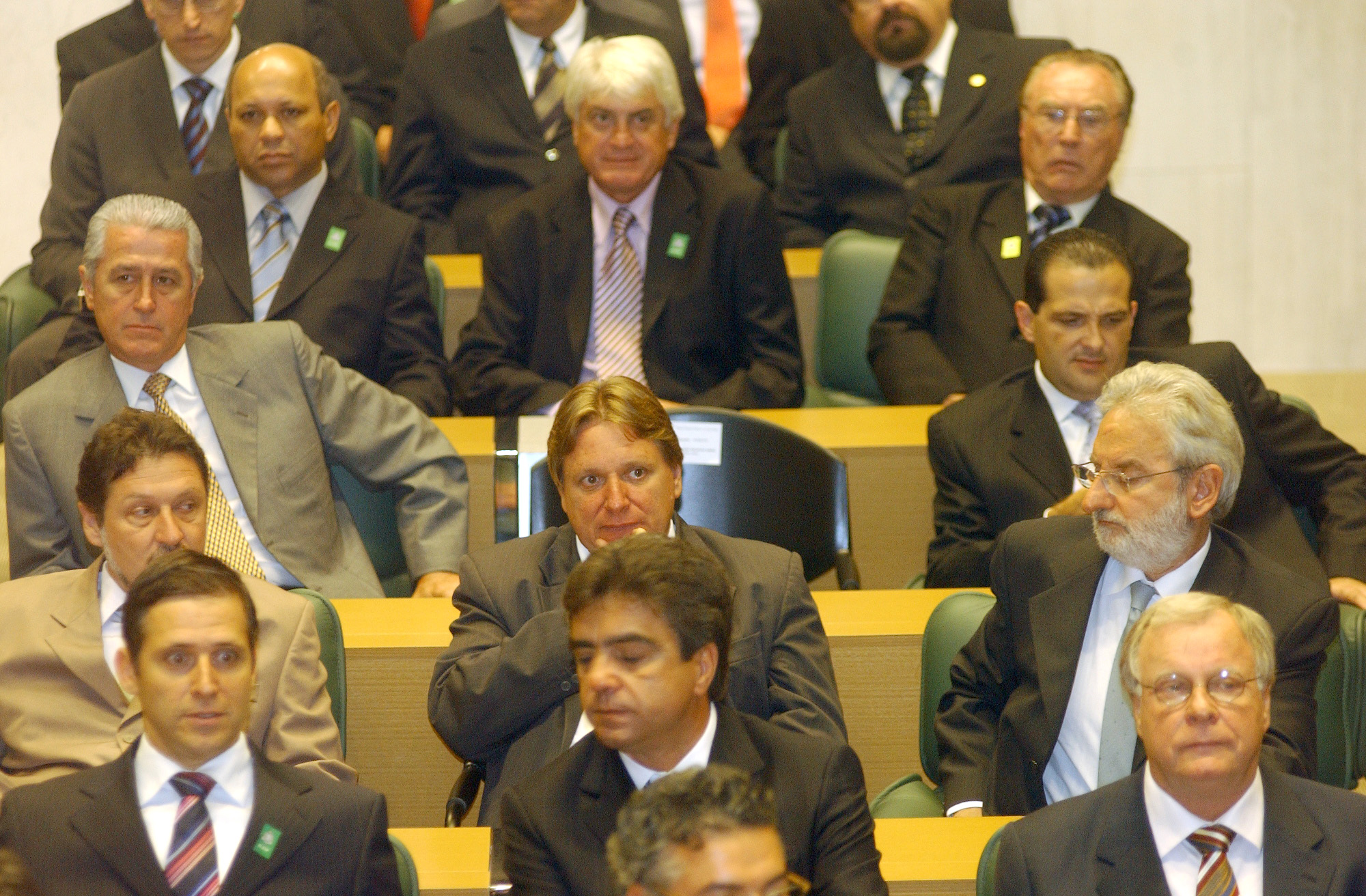 Deputados eleitos<a style='float:right;color:#ccc' href='https://www3.al.sp.gov.br/repositorio/noticia/03-2008/diplom 1314.jpg' target=_blank><i class='bi bi-zoom-in'></i> Clique para ver a imagem </a>